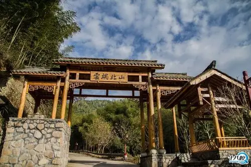 义乌大陈北山云端玻璃天桥好礼送给您!