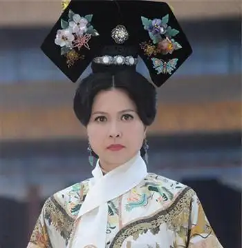 据史书记载慈安刚进宫时被咸丰帝封为贞嫔,之后又晋封她为贞贵妃,直到