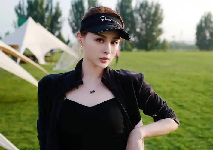 37岁刘恩佑正式官宣恋情,女方是美女演员,他跟张熙媛分了?