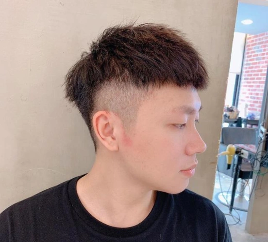 男生两边铲光发型清爽帅气2020夏天这样剪你就是最靓的仔