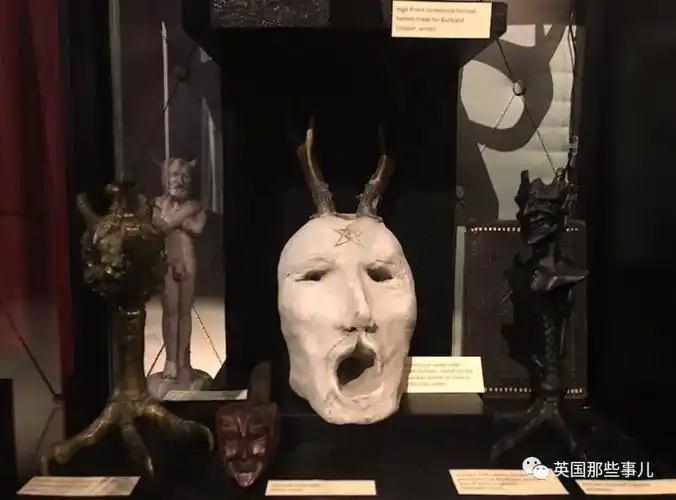 魔杖,水晶球,灵异照,还有黑猫!这家诡异的博物馆画风太有趣了!