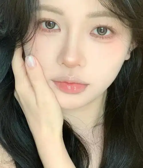 "网红妆容"毁了多少普通女孩?不仅显脏没气质,还伤皮肤