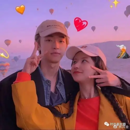 2021抖音最火的情侣头像一人一半情侣专用