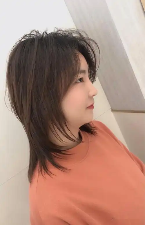 2020年流行 "中发碎剪"_发型