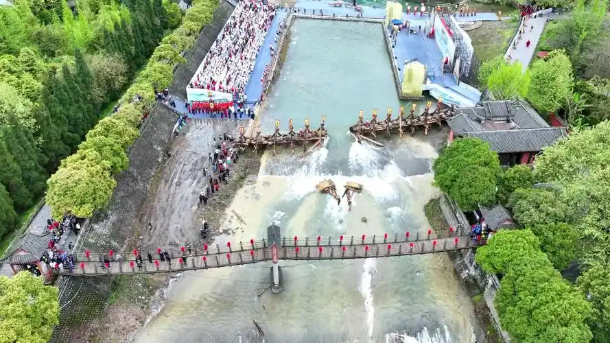 2023都江堰放水节在飞沙堰溢洪道启幕_红星新闻网_成都市新闻门户网站