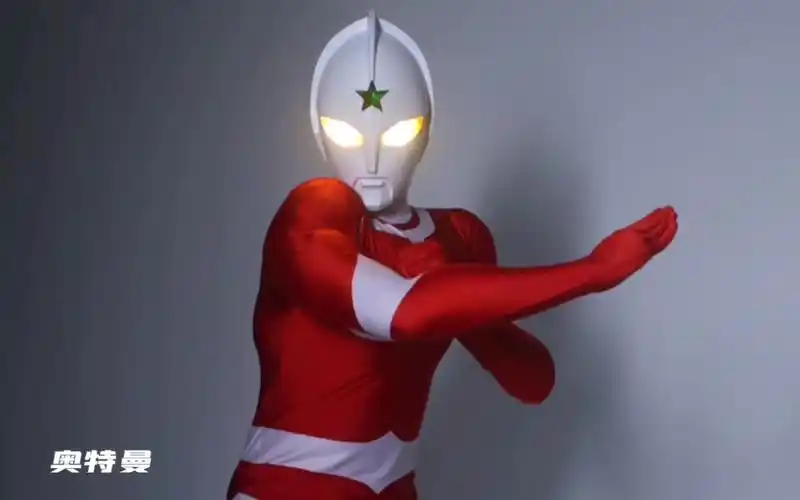 乔尼亚斯奥特曼同人特摄cos