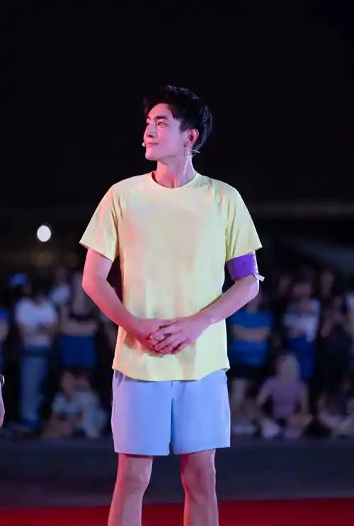 林更新亮相 lululemon品牌活动 助燃"夏日乐挑战"全国总决赛_运动