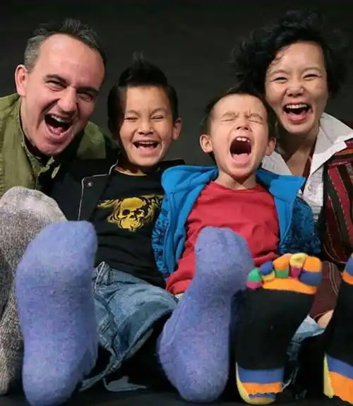 龚琳娜混血儿子照片罕曝光五官深邃鼻梁高挺现实版丑小鸭变天鹅