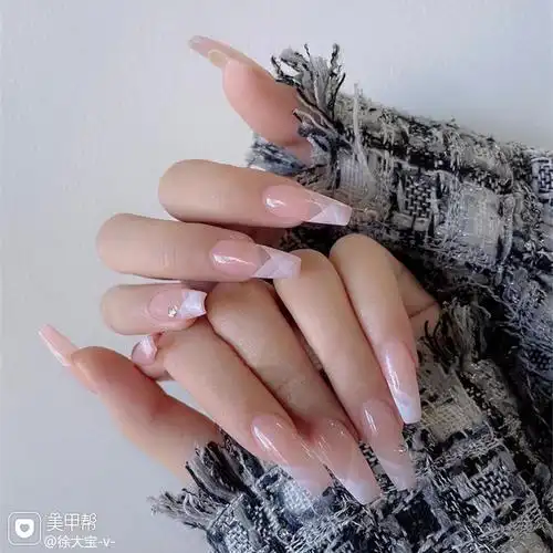 法式欧美风延长甲美甲图片