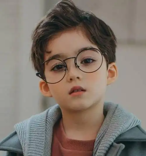 混血宝宝们,似乎天生在颜值这一块总是拿捏的死死的,比如杨颖,刘亦菲