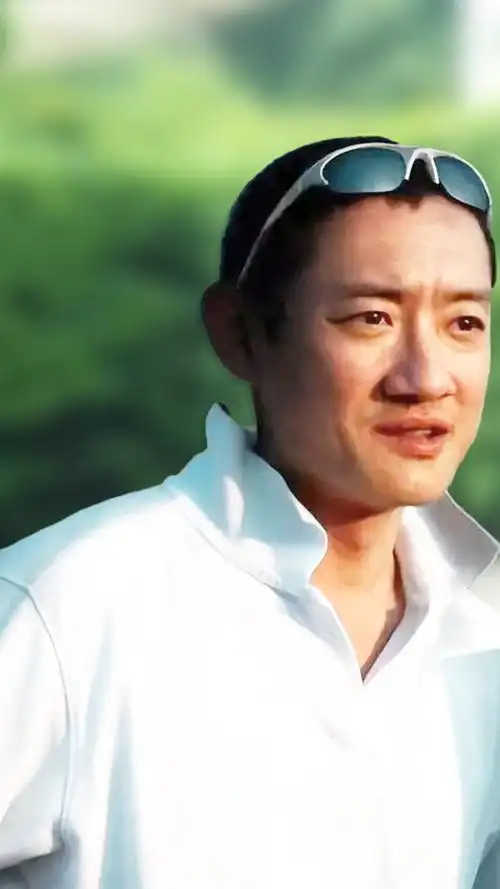 为爱隐退汪雨,与向华胜争抢张敏,背景强大让向华胜忌惮 #汪雨  #张敏