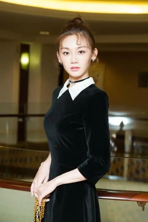 苗苗 迪奥蓝调之夜-堆糖,美好生活研究所