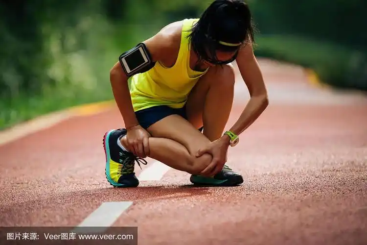 女性跑步者在运动中遭受膝关节损伤的疼痛