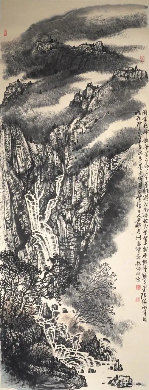 不二轩书画家邢亚洲老师善写大幅山水画,其作品给人第一感受就是笔墨