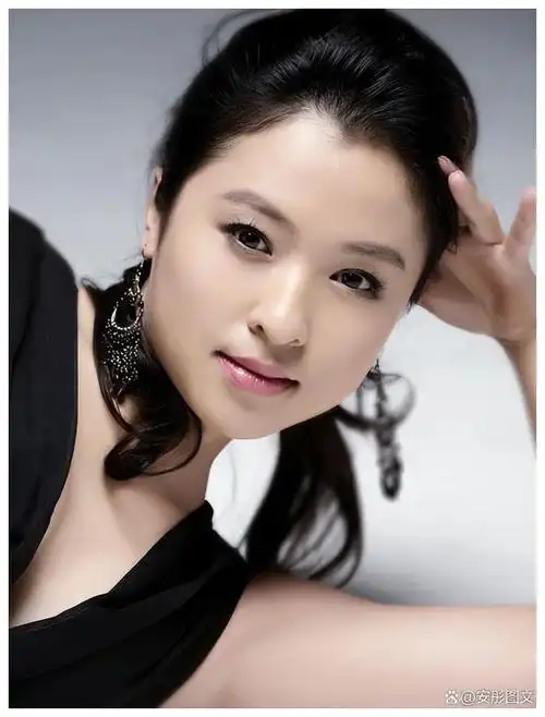 演员魏小军:40岁走红,45岁"消失",如今以新身份惊艳世人