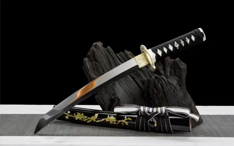 精美镜面短刀云龙