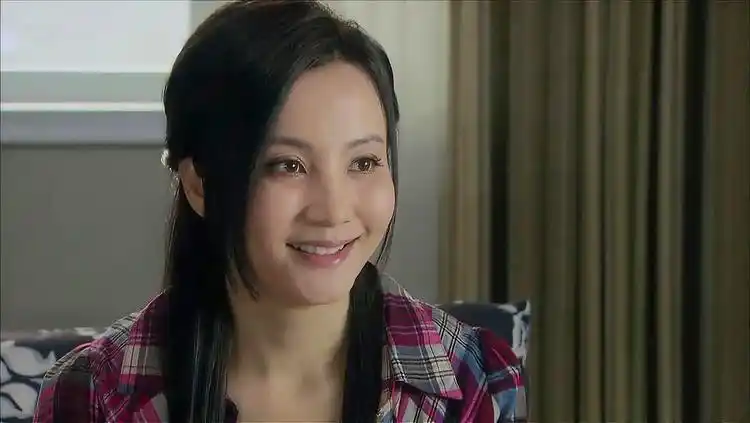 宝贝儿回家:看着小乐楼下淋雨,李岚心软了,要带着孩子回唐城