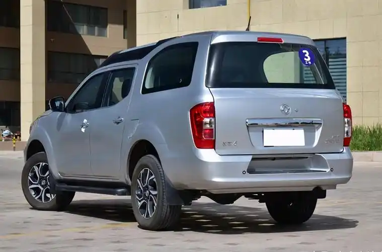 日产帕拉丁2020款(车长5米3外观硬朗,拉货越野两不误)_【读车号】