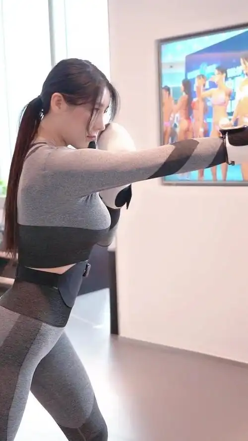 健身教练刘太阳,每次看到她我都很激动,虽然和我没有什么关系