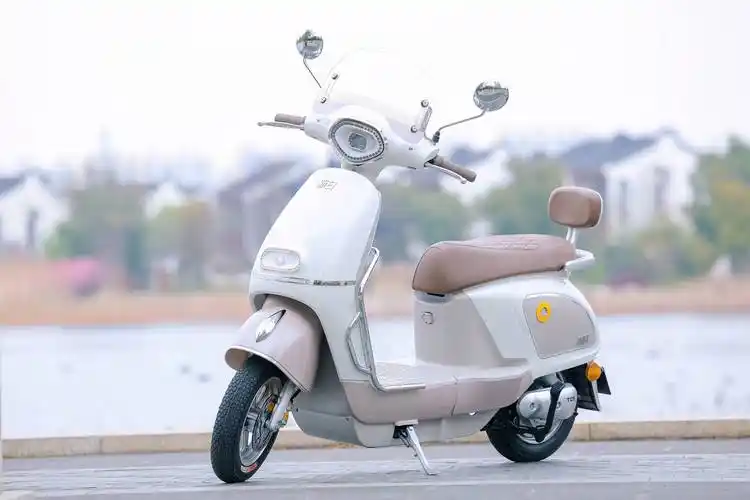 女生到底喜欢什么样的电动车赫本当然是像我一样舒适悦己的