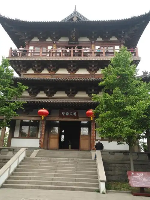 七律·游镇江随想