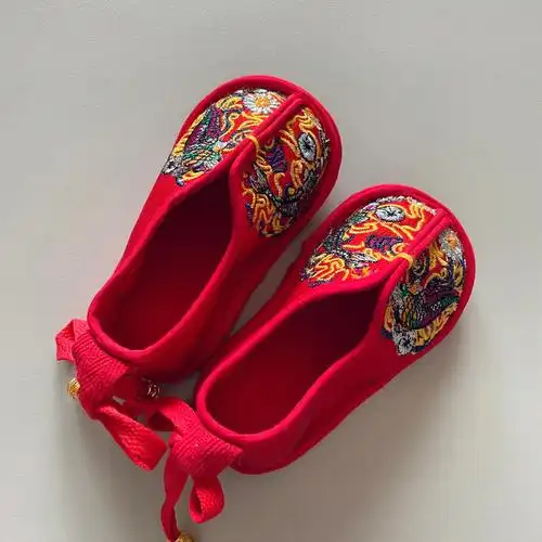 民间传统工艺老虎鞋