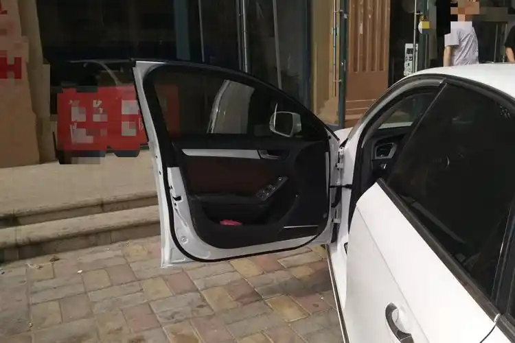 奥迪-a4l 2016款 35 tfsi 自动标准型