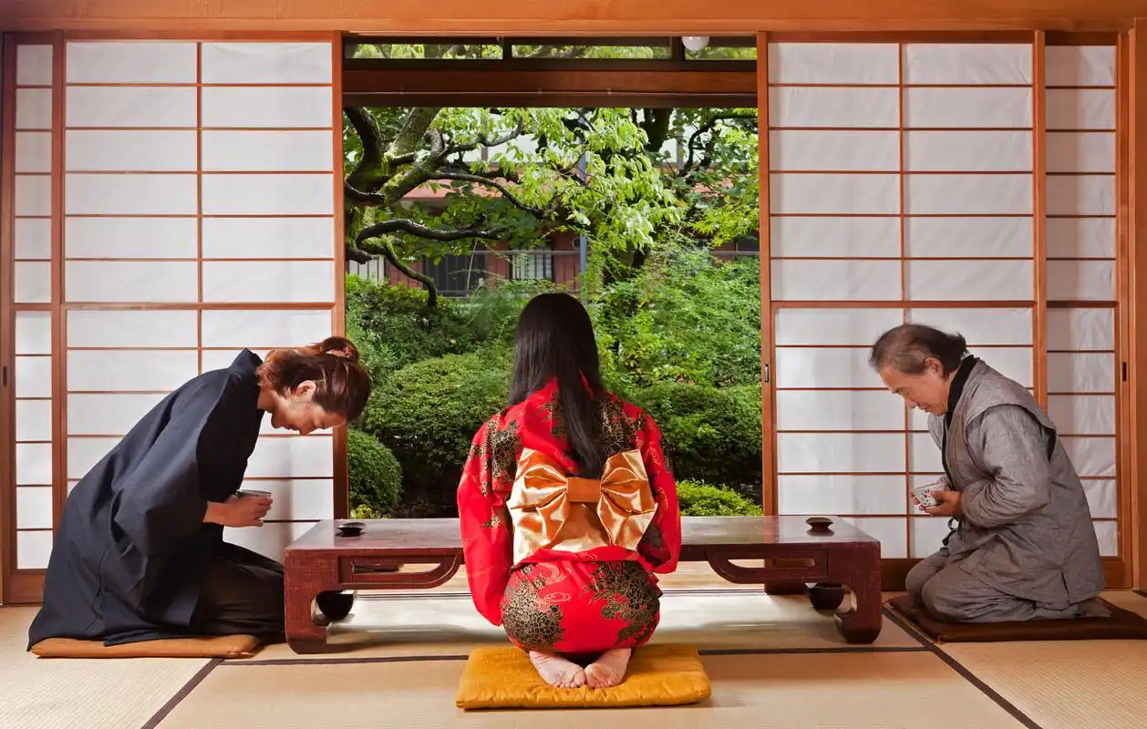 大家应该听说过日本妇女长寿,有种说法是跟她们经常跪坐有关