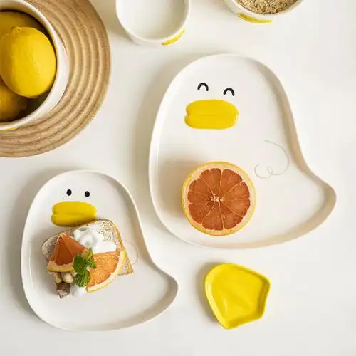 卡通小黄鸭陶瓷餐具创意饭碗西餐盘麦片碗可爱勺子儿童杯日式