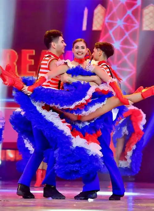 感受巴黎"红磨坊"级的浪漫风情