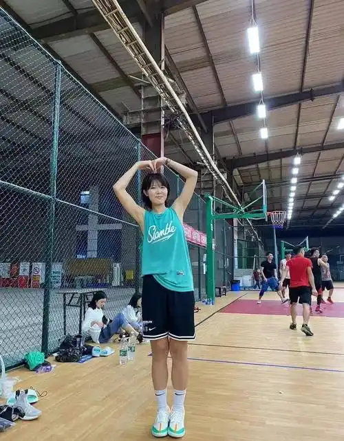 中国女篮周彤:一直视父亲为偶像,退役后仍然活跃在民间赛场上_比赛