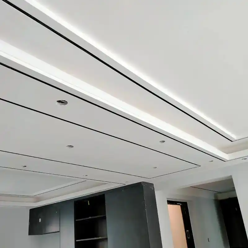 碧桂园2号楼完工实景灯带双眼皮吊顶效果也非常不错