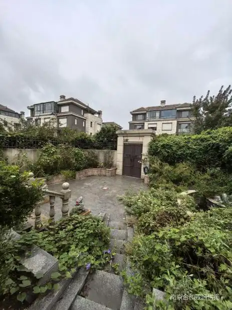 南大和园(别墅)5室2厅4卫360.51㎡南北1680万