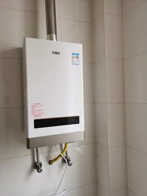 万家乐(macro)燃气热水器12升四驱智能恒温式 断电记忆 家用强排式