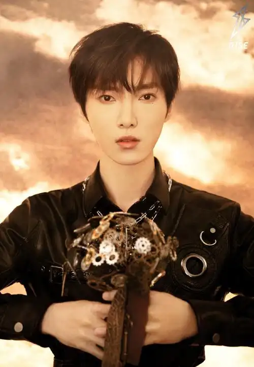 r1se成员为夏之光庆生赵磊卡点发祝福成焦点,刘也上演兄弟情深