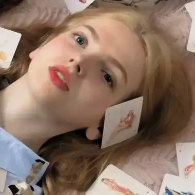 潇洒有气质的高冷欧美女生头像