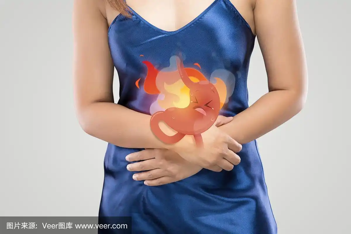 卡通胃在女人的身体上的照片对白色的背景,酸反流疾