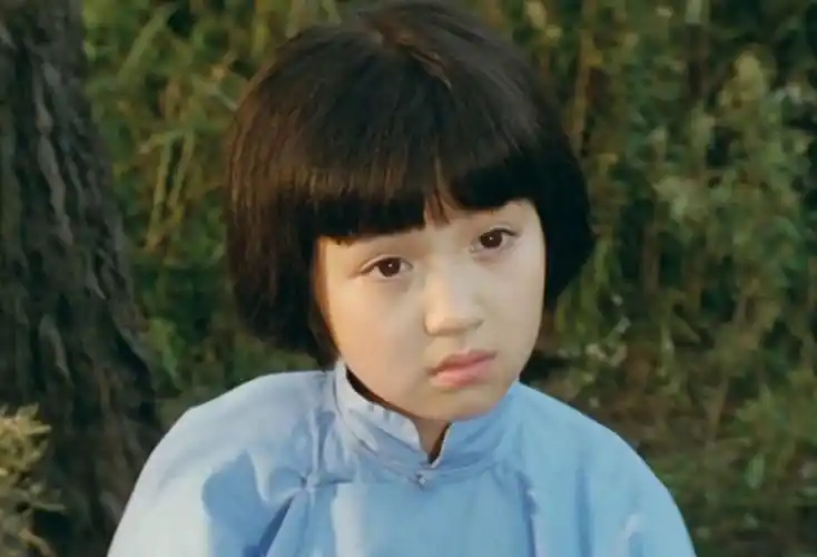 城南旧事里的小英子简笔画