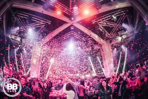 review | 还记得昨晚你是怎么主宰 bb 舞池的吗?