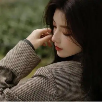 微笑使疲惫的人得到安适侧脸仙气女生头像