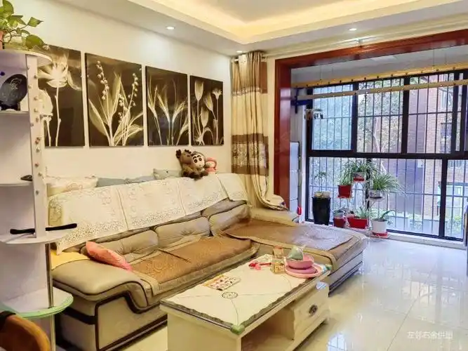 次新小区,香堤澜湾大三房急售185万,精装修