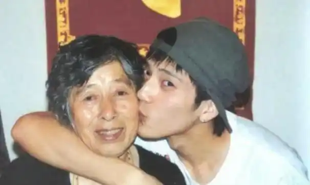 井柏然的励志成名史,他的故事远比你想得更坎坷悲情