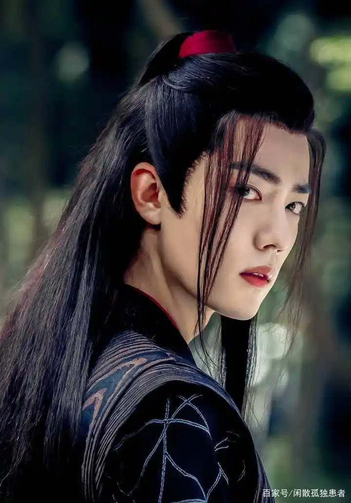 回眸一笑百媚生!男人魅起来太欲了,这6位的回眸杀让人惊艳