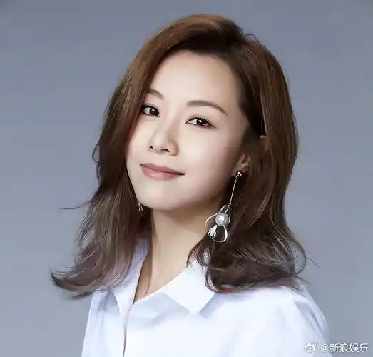 邓丽欣的影子告白:感谢大家的祝福,我恋爱了!