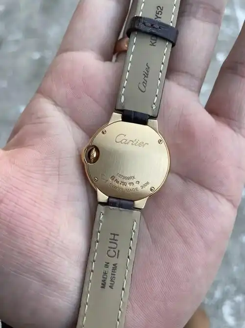 卡地亚蓝气球纯黄金女表 28.6毫米表盘 鱼眼蓝宝石镜面  - 抖音