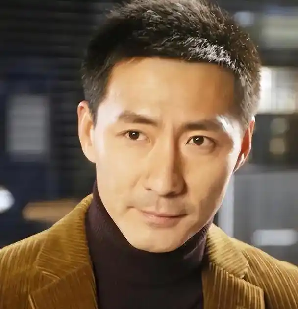 演员张子健:带着女儿再婚,怒砸继子电脑,如今过得怎样了?