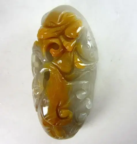 新到手新疆戈壁玉一块,请大师们鉴定一下,价值如何?