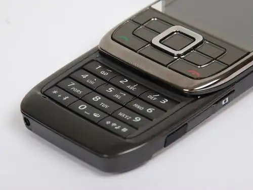 新浪数码>手机>手机大全>诺基亚>诺基亚e66>>>诺基亚 e66图片集