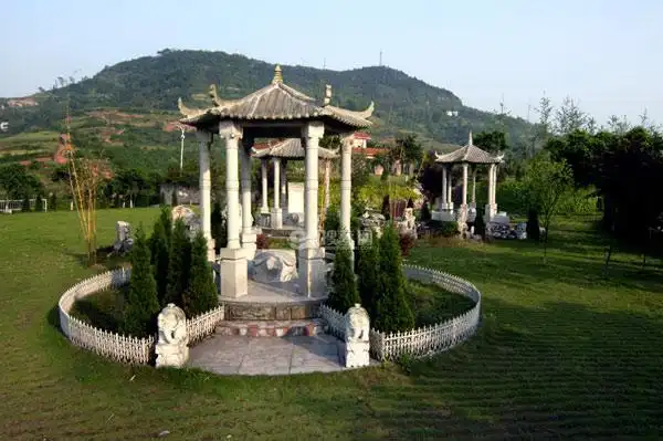 四川泸州南寿山墓园