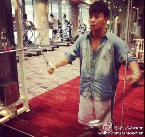 功夫童星释小龙回归!减肥成功帅炸屏,堪称肌肉版林志颖!